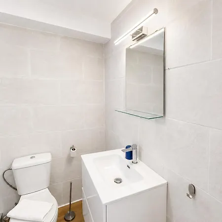 Arellano Center Apartment *